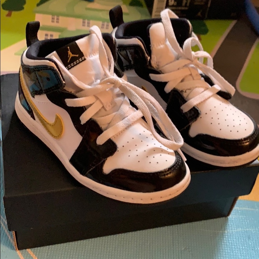 Practically New Jordan 1 Mid (Toddler)